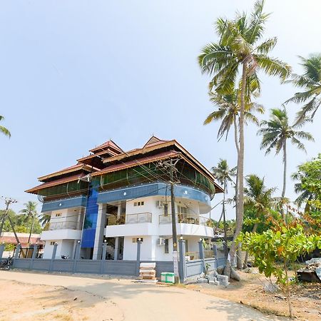 Oyo 11891 Amare Beach Resorts Alappuzha Екстериор снимка