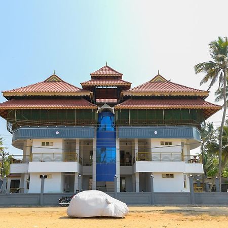 Oyo 11891 Amare Beach Resorts Alappuzha Екстериор снимка