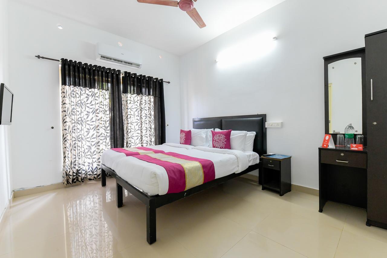 Oyo 11891 Amare Beach Resorts Alappuzha Екстериор снимка